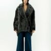 Купить Меховая oversize куртка Salvaje из цельнокроеной натуральной овчины M зеленого цвета 1504-3